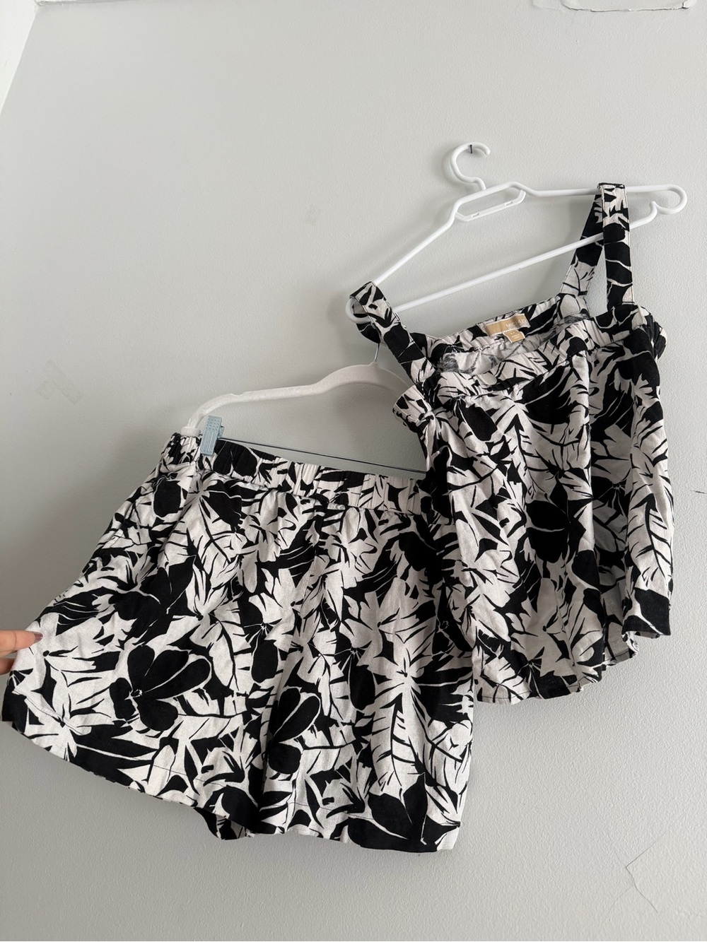 Michael Kors 2 piece set -tropical leaf Black and White